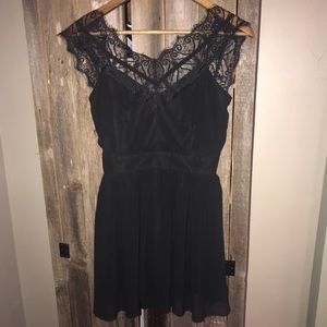 Elise Ryan Little Black Dress {Open Back}